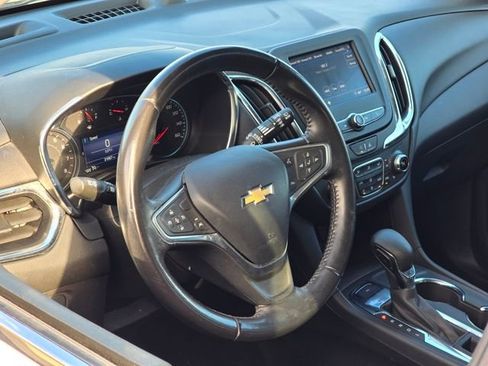 Used 2022 Chevrolet Equinox LT image 16