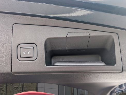 New 2025 Cadillac XT5 Premium Luxury image 17