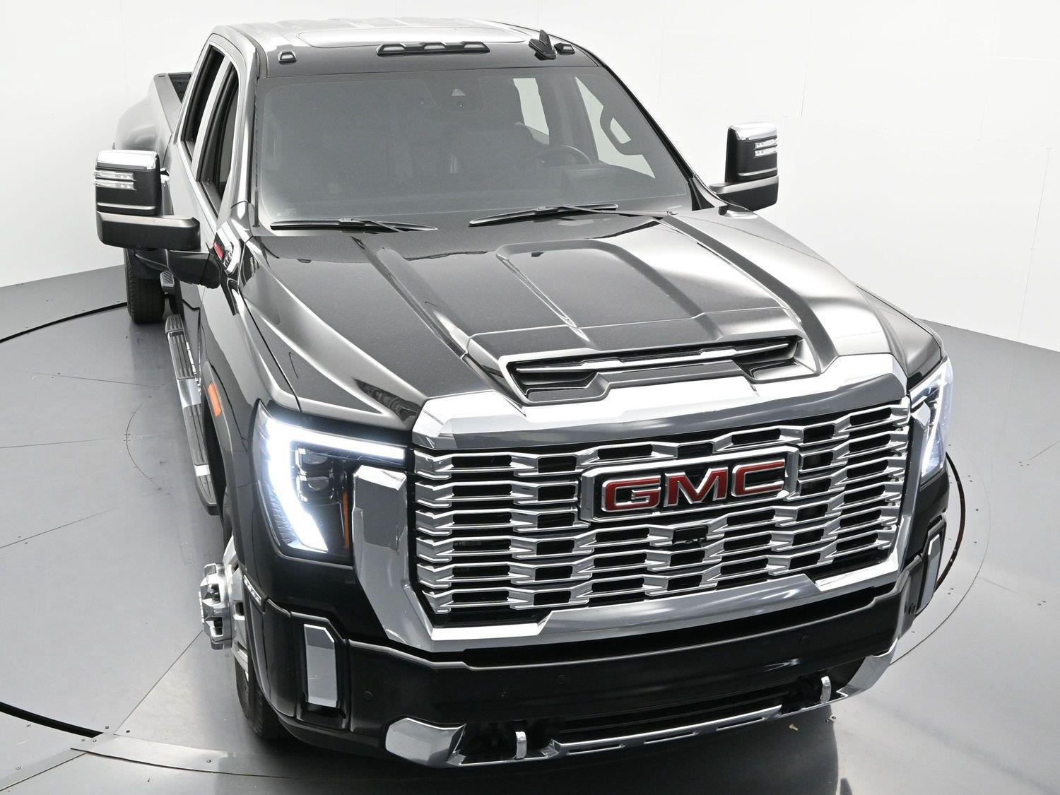 Used 2024 GMC Sierra 3500 Denali w/ Denali Reserve Package AWD/4WD image 37