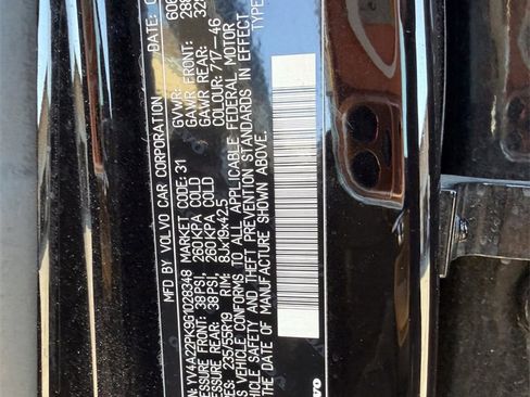 Used 2016 Volvo XC90 T6 Momentum w/ Momentum Plus Package image 31