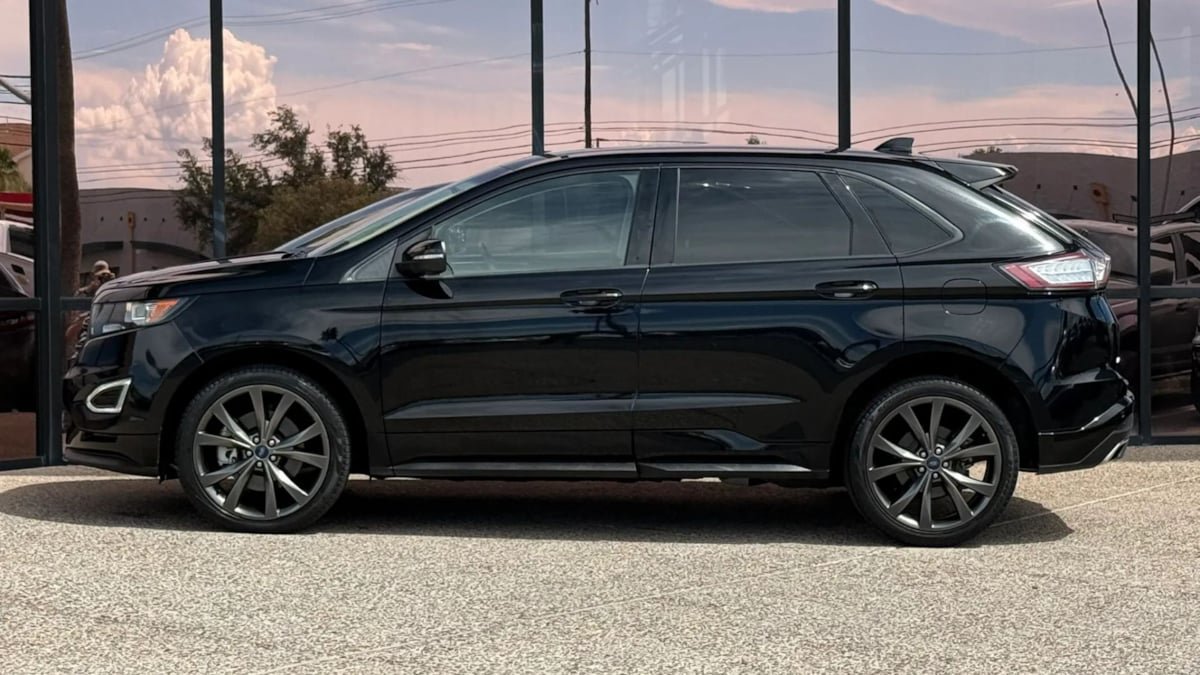 Used 2017 Ford Edge Sport w/ Technology Package AWD/4WD image 4