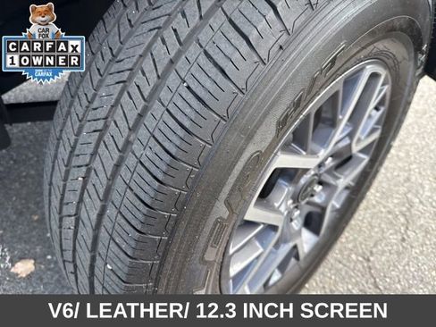 Used 2024 Jeep Wrangler Unlimited Sahara AWD/4WD image 8