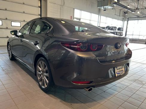 Used 2022 MAZDA MAZDA3 s FWD image 6