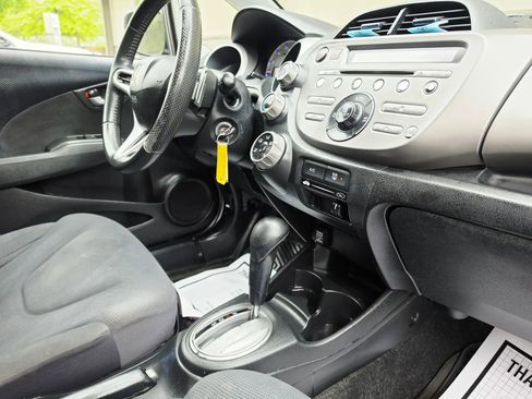 Used 2010 Honda Fit Sport image 14