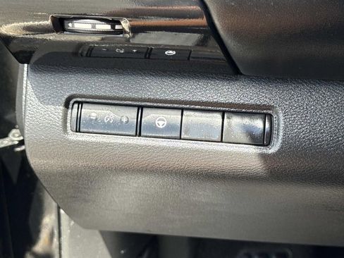 Certified 2024 Nissan Pathfinder SV FWD image 32