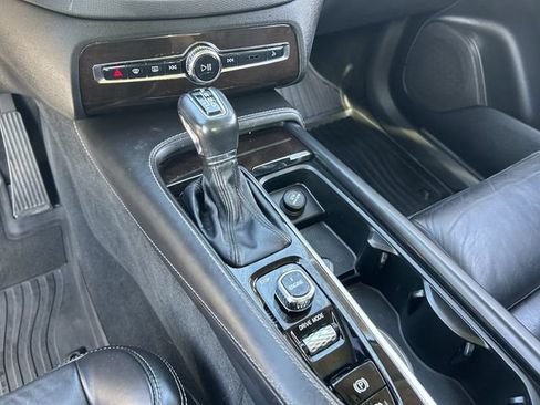 Used 2017 Volvo XC90 T6 Momentum w/ Vision Package AWD/4WD image 28