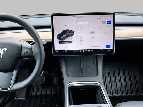 Used 2024 Tesla Model Y Long Range AWD/4WD image 6