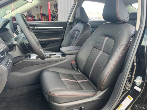 New 2026 Nissan Altima 2.5 SR FWD image 9