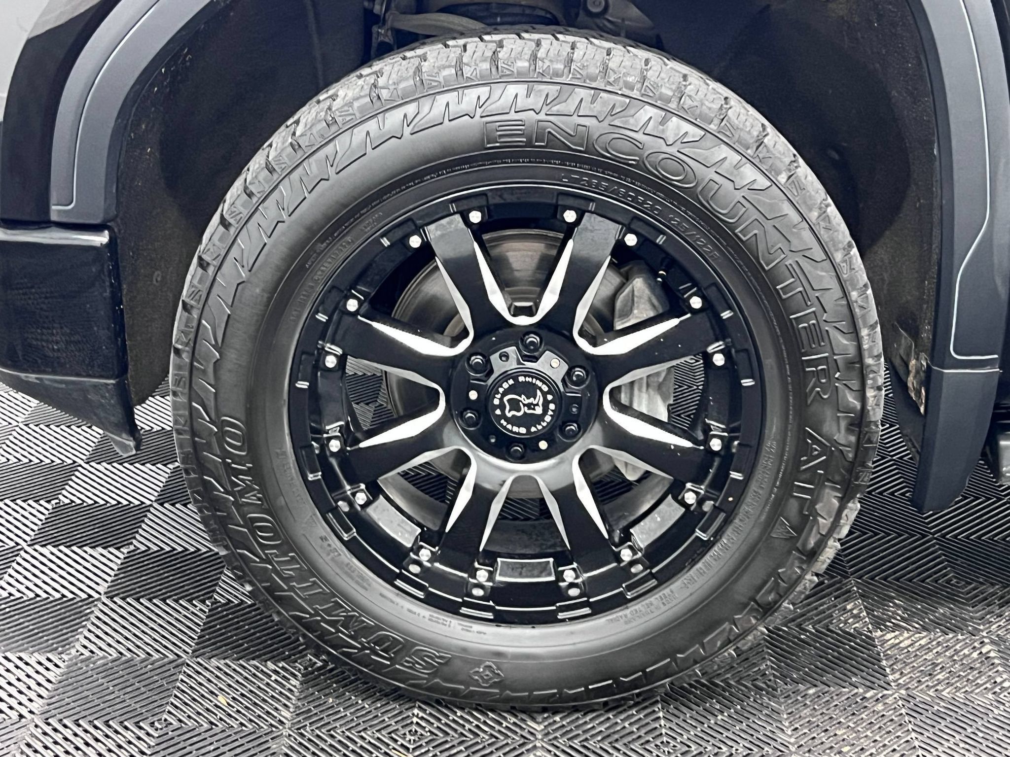 Used 2019 GMC Sierra 1500 Denali w/ Denali Ultimate Package AWD/4WD image 10