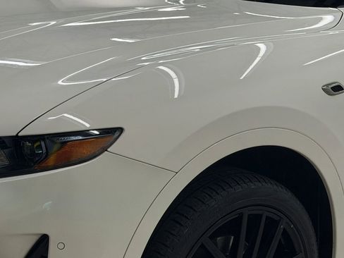 Used 2021 Maserati Levante AWD/4WD image 4