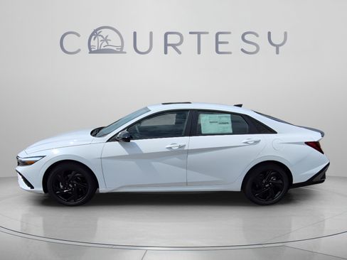 New 2026 Hyundai Elantra SEL Sport FWD image 2