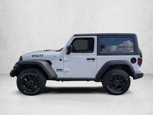 Used 2022 Jeep Wrangler Sport AWD/4WD image 9