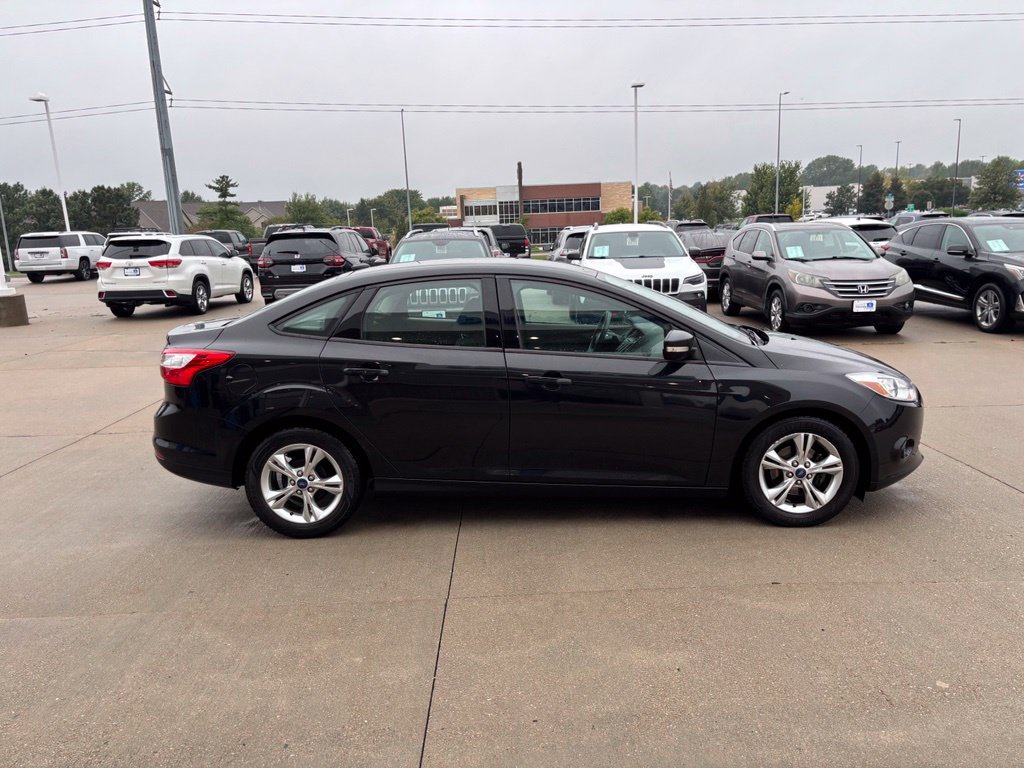 Used 2013 Ford Focus SE FWD image 4