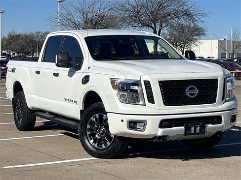 Used 2019 Nissan Titan PRO-4X w/ Pro-4x Convenience Package image 2
