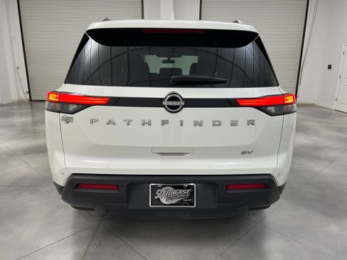 Used 2024 Nissan Pathfinder SV FWD image 8
