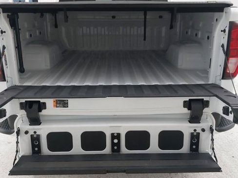 Used 2022 GMC Sierra 1500 Elevation image 8