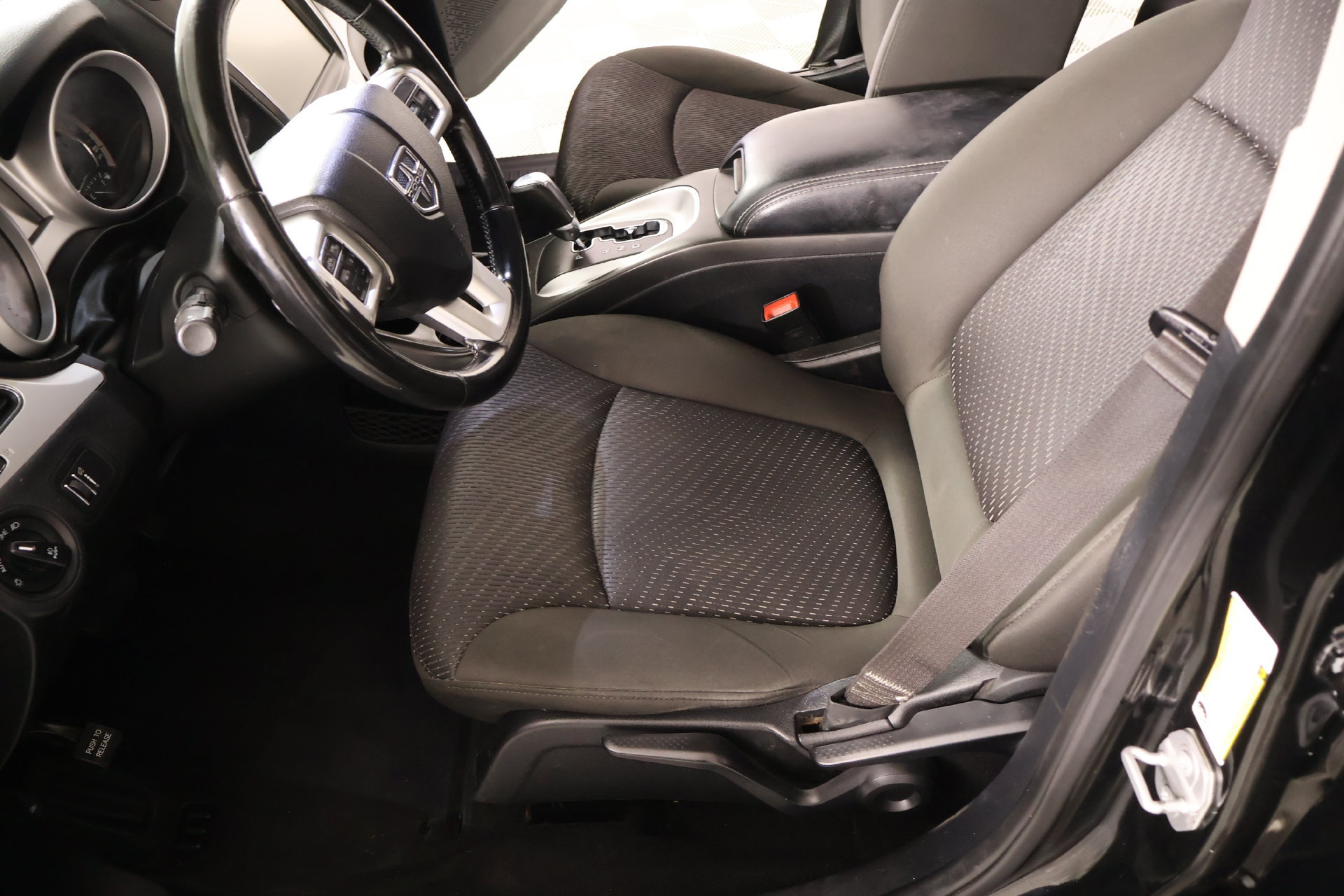 Used 2019 Dodge Journey SE FWD image 10