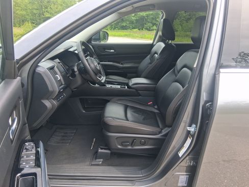 Certified 2025 Nissan Pathfinder SL AWD/4WD image 14