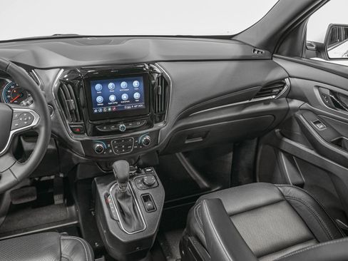 Used 2023 Chevrolet Traverse LT FWD image 32