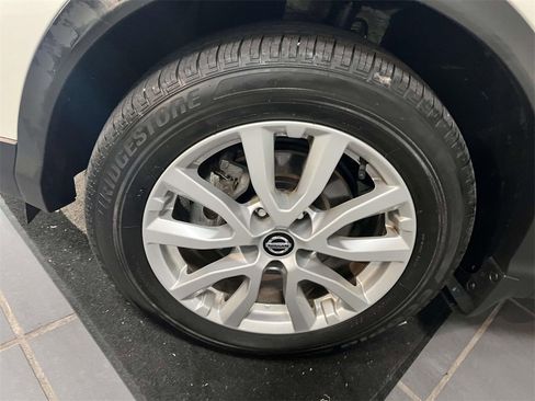 Used 2022 Nissan Rogue Sport SV w/ Technology Package image 10