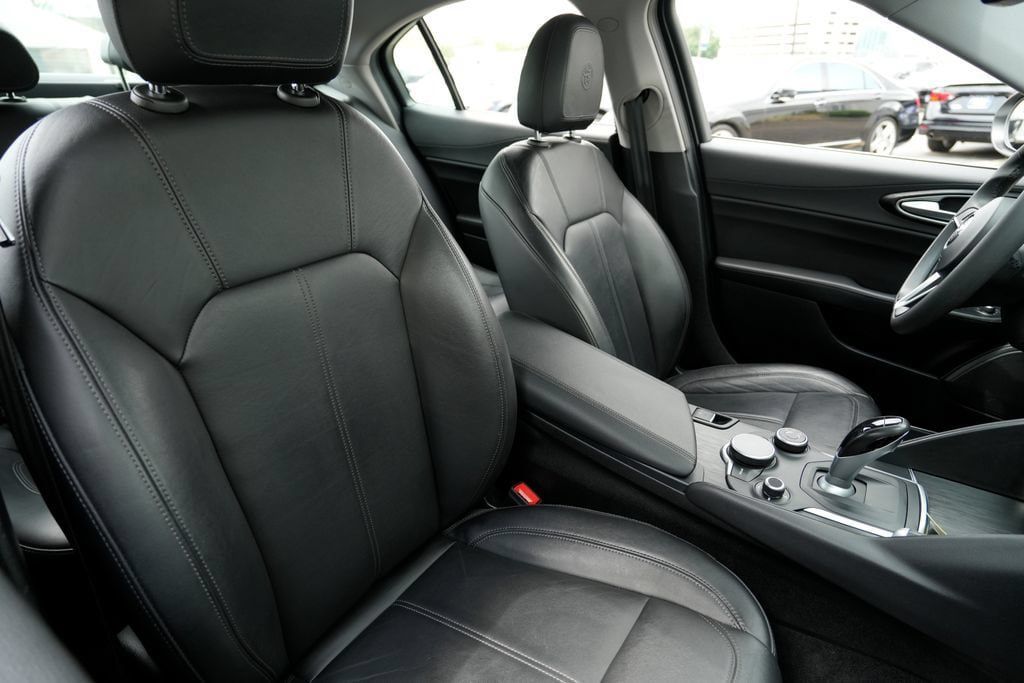 Used 2017 Alfa Romeo Giulia AWD image 47