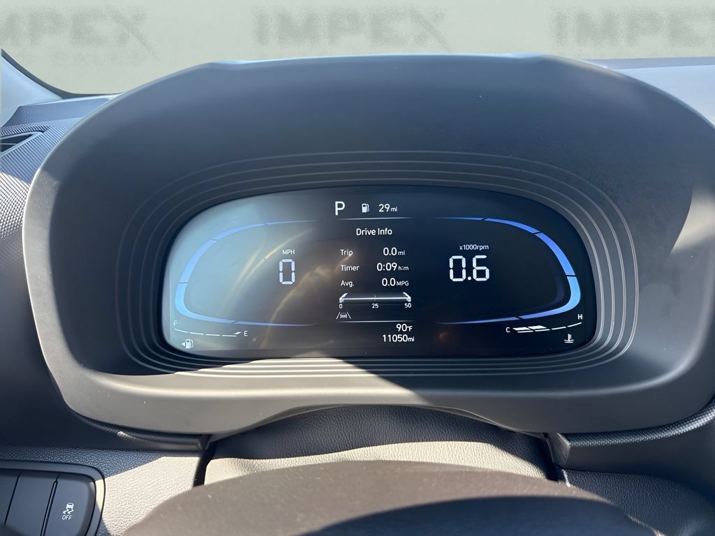 Used 2024 Hyundai Venue SEL FWD image 19