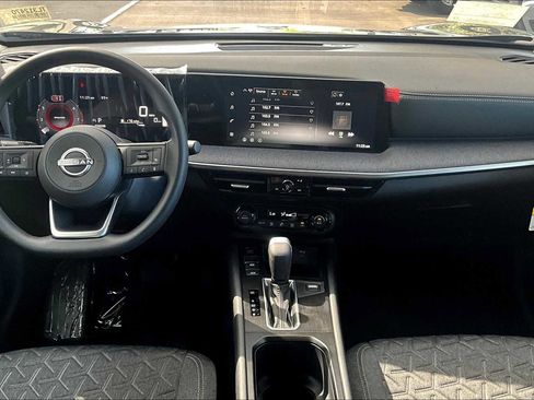 New 2026 Nissan Kicks SV image 5