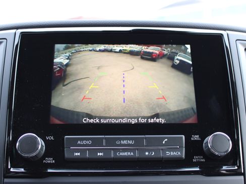 Certified 2024 Nissan Titan SV w/ SV Convenience Package image 20