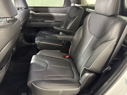 Used 2025 Hyundai Palisade SEL FWD image 13