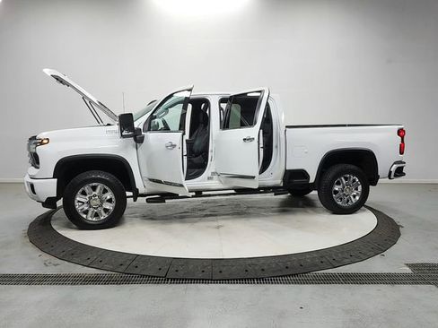 Used 2024 Chevrolet Silverado 2500 High Country AWD/4WD image 12
