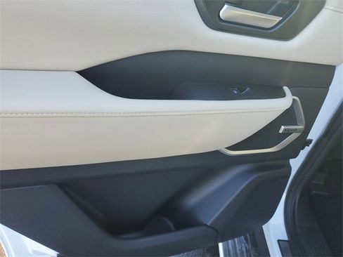 New 2026 Nissan Armada Platinum Reserve image 18