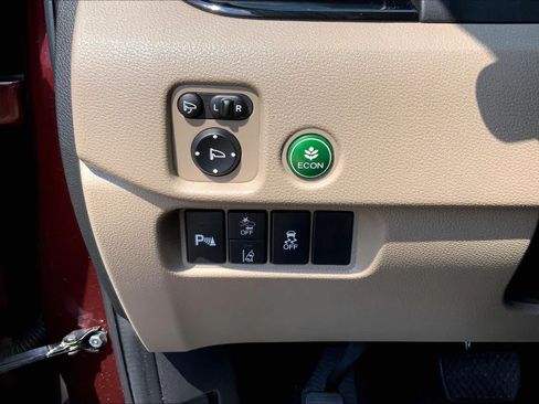 Used 2021 Honda Pilot Elite image 32