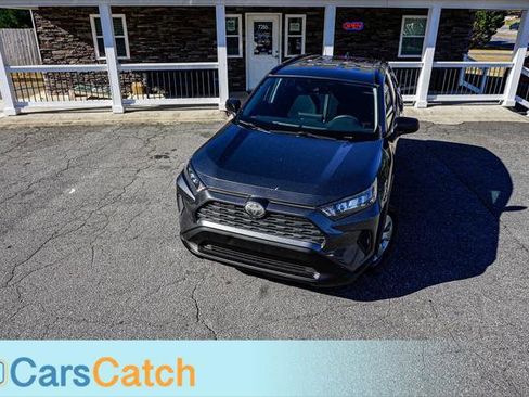 Used 2020 Toyota RAV4 LE image 3