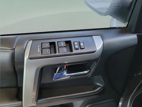 Used 2015 Toyota 4Runner Limited image 26