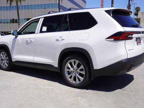New 2026 Toyota Grand Highlander AWD Hybrid image 6