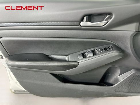 Used 2025 Nissan Altima 2.5 SV FWD image 26