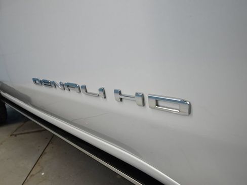 Used 2024 GMC Sierra 2500 Denali Ultimate AWD/4WD image 42