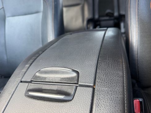 Used 2014 Toyota Highlander Limited w/ Driver Technology Package FWD image 15