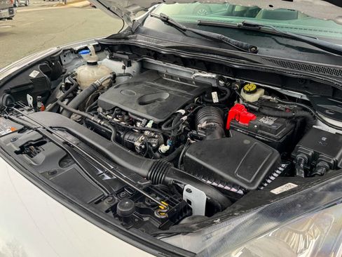 Used 2020 Ford Escape SE image 29