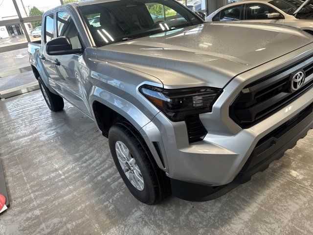 Used 2025 Toyota Tacoma SR AWD/4WD image 1