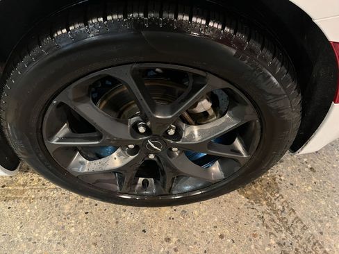 Used 2025 Chrysler Pacifica Limited FWD image 34
