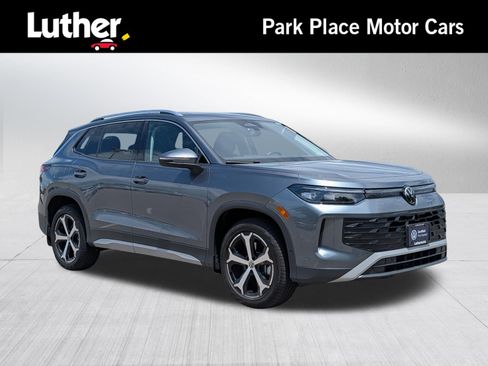 Certified 2026 Volkswagen Tiguan SE AWD/4WD image 1