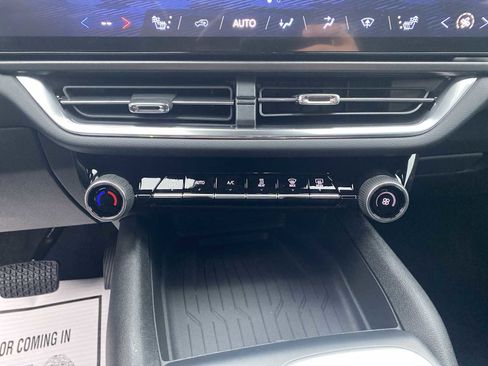 New 2026 Chevrolet Equinox EV LT image 24