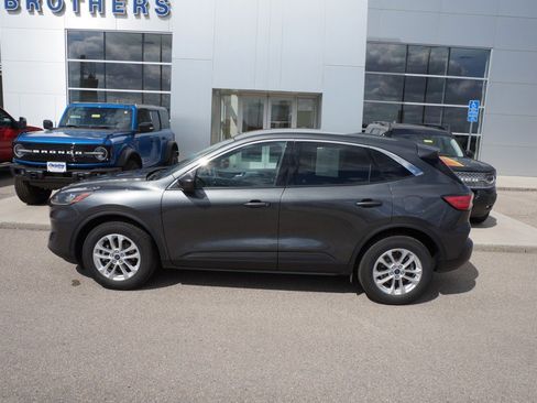 Used 2020 Ford Escape SE image 1