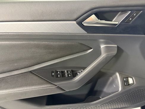 Used 2024 Volkswagen Jetta SE FWD image 19