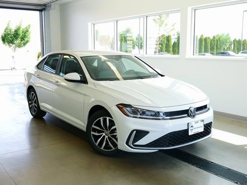 New 2025 Volkswagen Jetta SE image 1