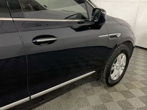 Used 2020 Buick Enclave Essence image 9