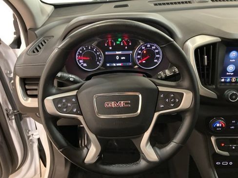 Used 2024 GMC Terrain SLT image 12