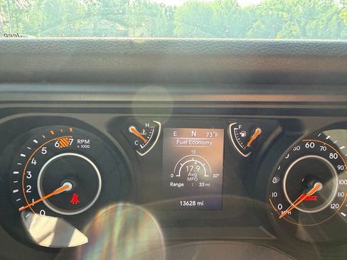 Used 2025 Jeep Wrangler Sport AWD/4WD image 15