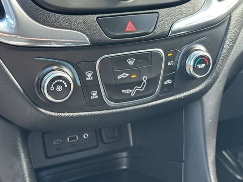 Used 2020 Chevrolet Equinox LT image 17